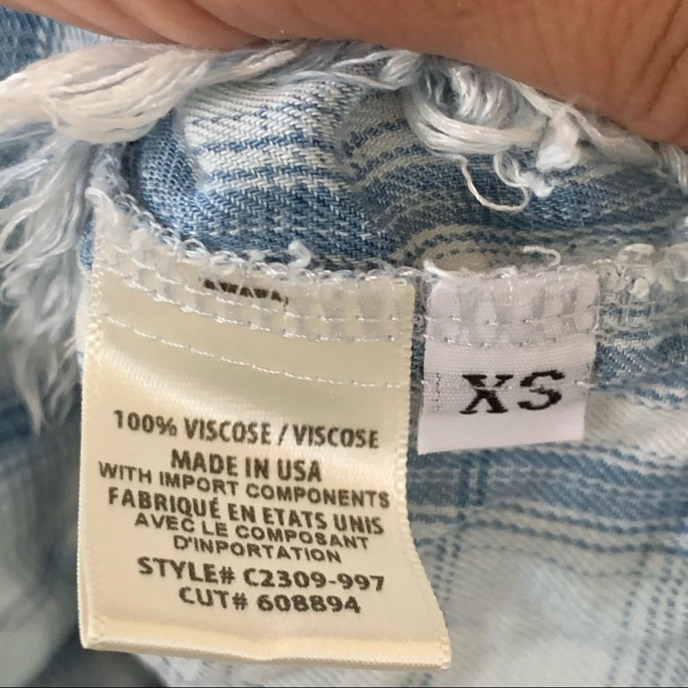 Cloth & Stone Blue White Frayed Button Up Flannel - Picture 7 of 7